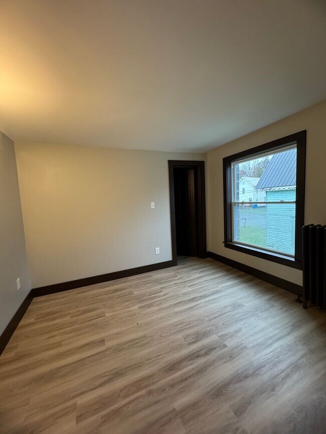 Building Photo - 9612 Bowman St