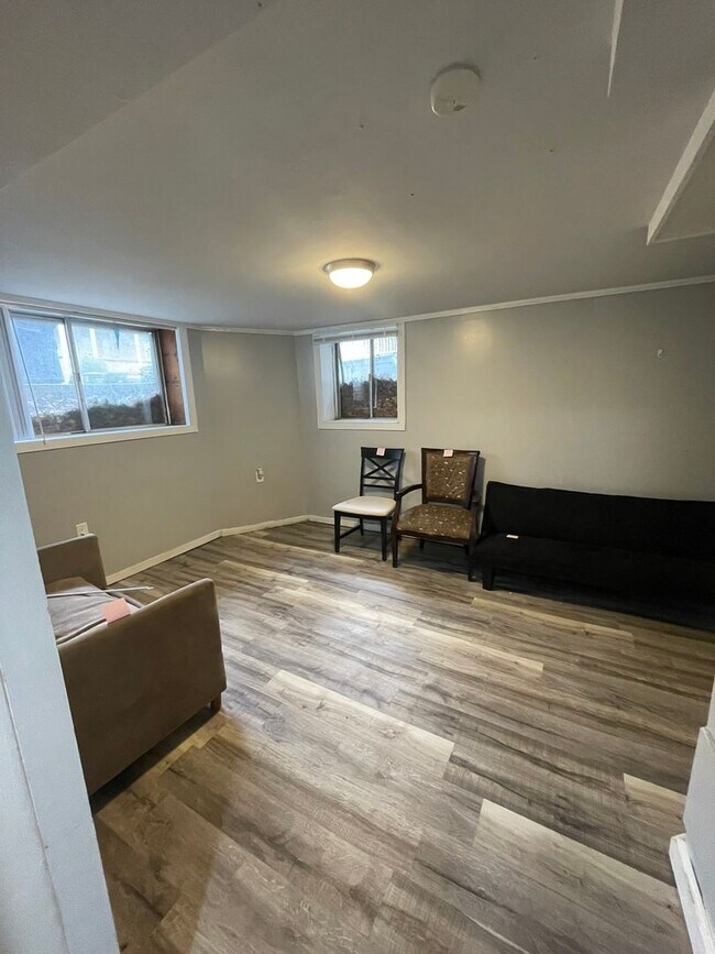 Building Photo - 952 Greenwood Ave