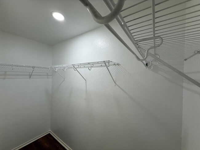 Building Photo - 18121 Skysail Dr