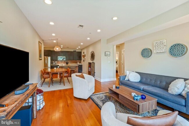 Building Photo - 440 Rhode Island Ave NW