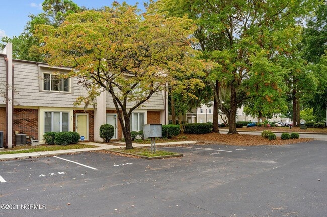 Building Photo - 420 Cobblestone Dr
