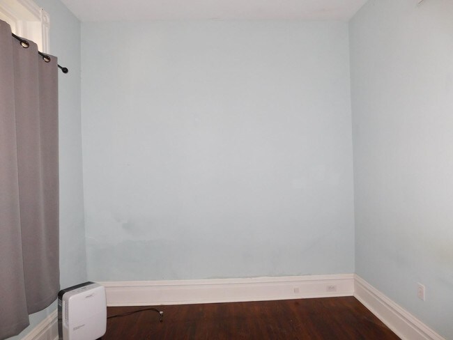 Building Photo - 309 7th St