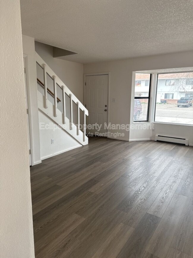 Building Photo - 3247 Main St