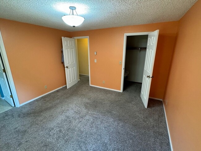 Building Photo - 3 Bedroom House off Harlow Rd.