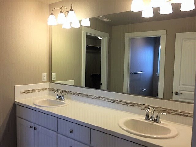 Building Photo - Spacious 3 Bed/2.5 Bath Single Family Home in Leehaven