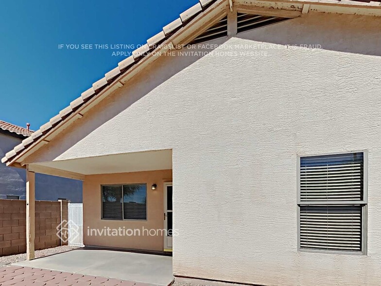 Building Photo - 16661 W Latham St
