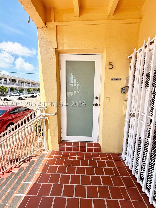 Building Photo - 7400 Harding Ave