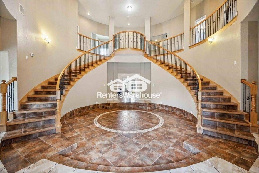 Building Photo - 5027 Creekmont Dr