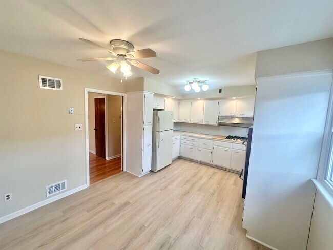 Building Photo - 588 Avenue A
