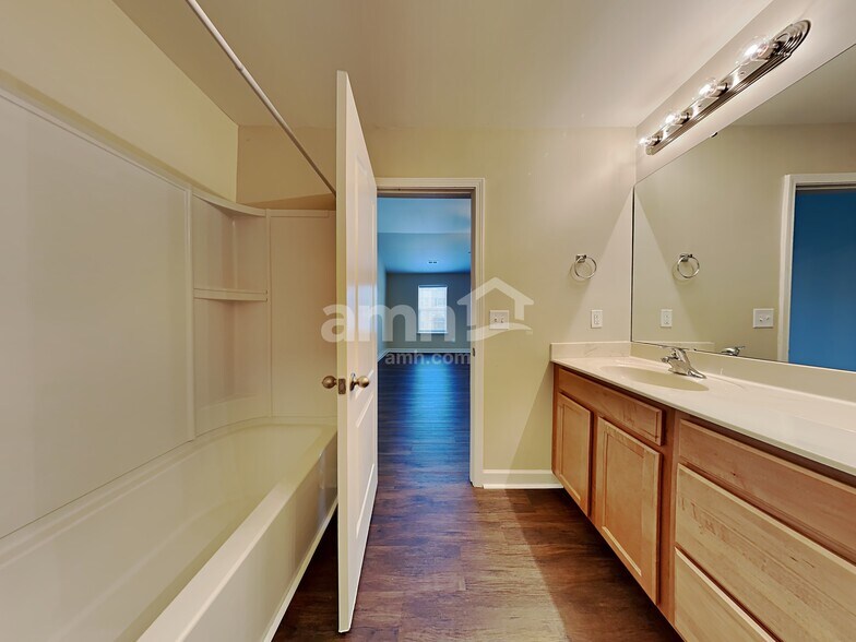 Building Photo - 4435 Clymer Ct
