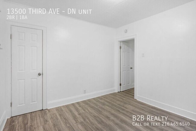 Building Photo - 13500 THIRD AVE-DN unit