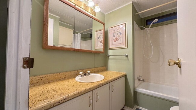 Building Photo - 5638 James Dr