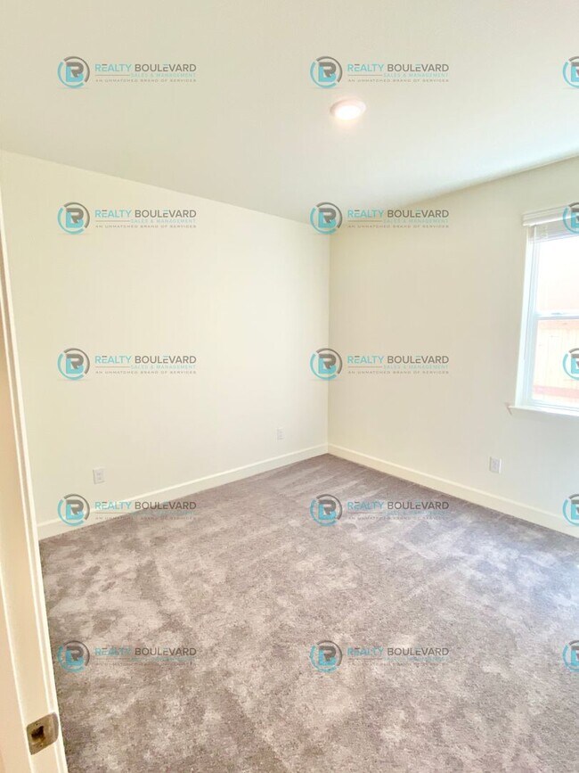 Building Photo - 4 Bedroom 3 Bath Home On Corner Lot Home Near Sparks Galleria