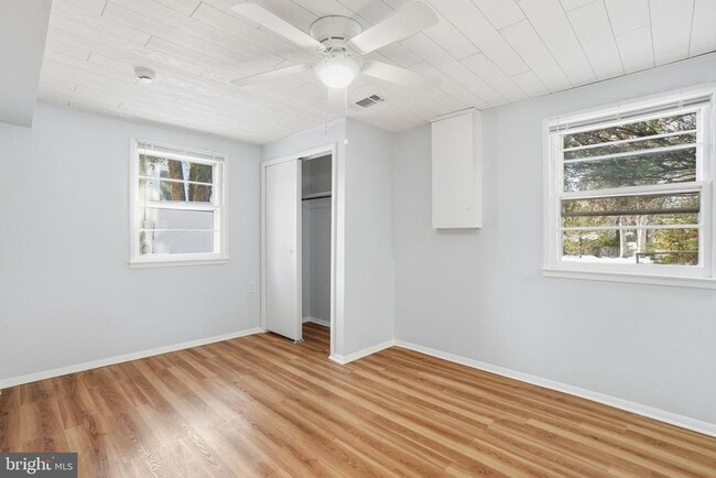 Building Photo - 6427 Pima St