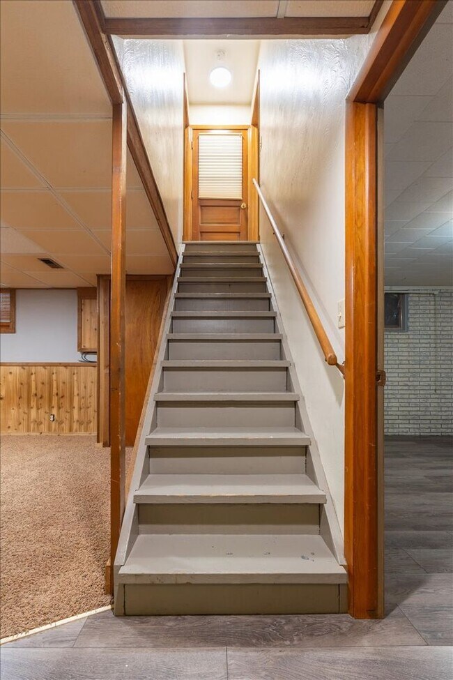 Building Photo - 7221 Lexington Ave