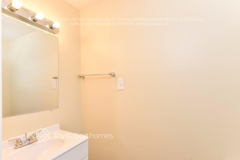 Building Photo - 7522 164th Pl