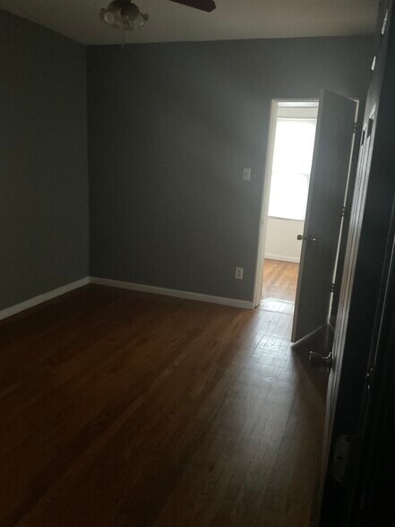 Building Photo - 7711 S Chappel Ave