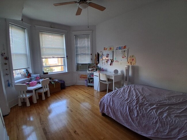 Building Photo - 2354 S Whipple St