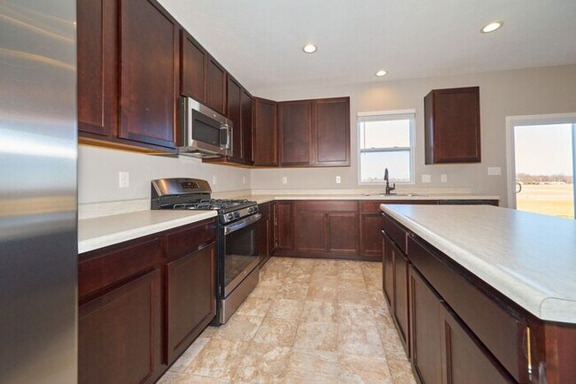 Building Photo - 4 Bedroom in Greenwood's Riley Meadows