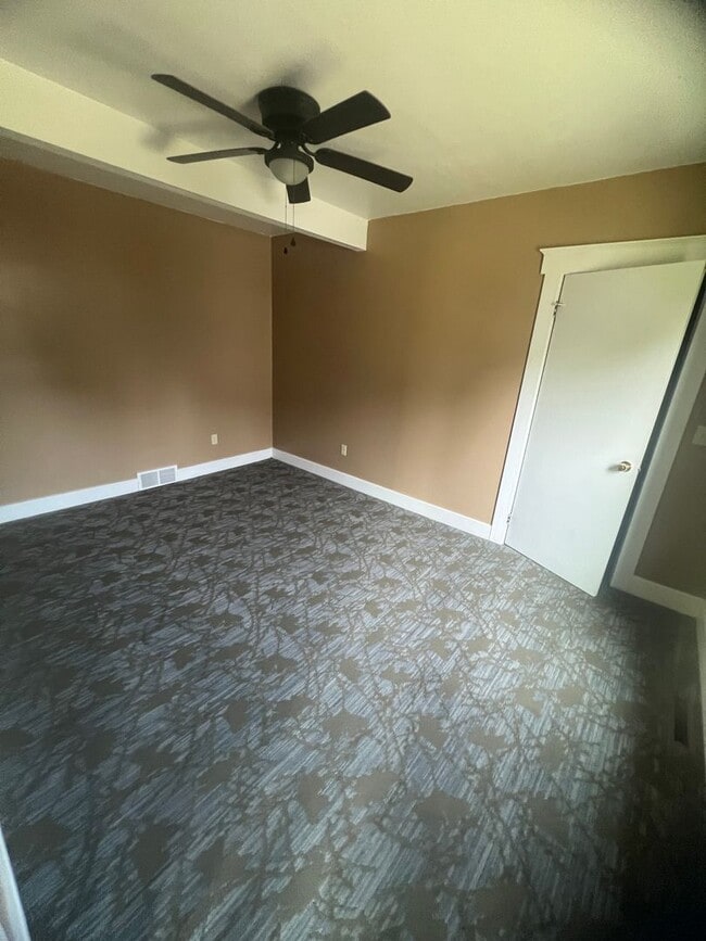 Building Photo - Large Remodeled 4 bed 2 Bath - Girard Pa