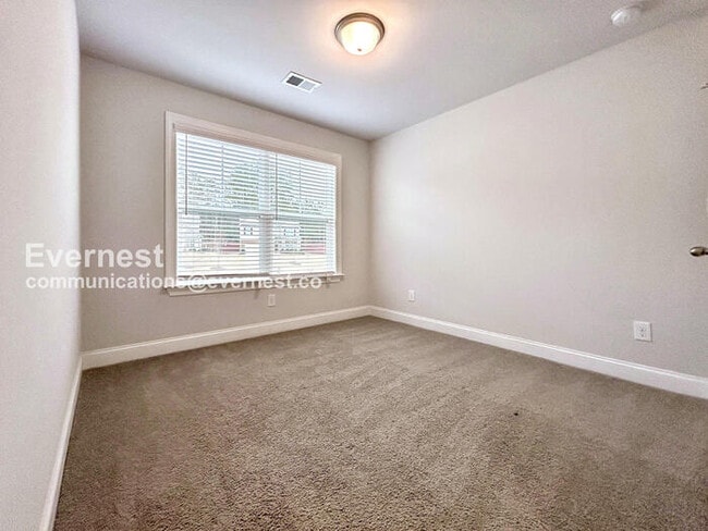 Building Photo - PROMO: Get $1000 OFF the first month’s rent when you sign the lease today! / 4 Bed/3.5 Bath Home ...