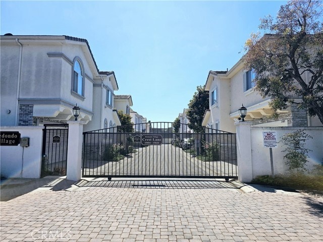 Building Photo - 15812 Crest Ln