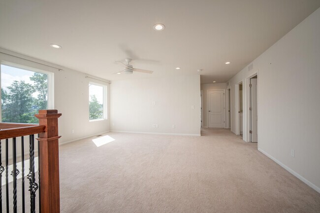 Building Photo - 2825 Dillon Dr