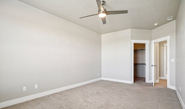 Building Photo - Your Next Home Awaits!