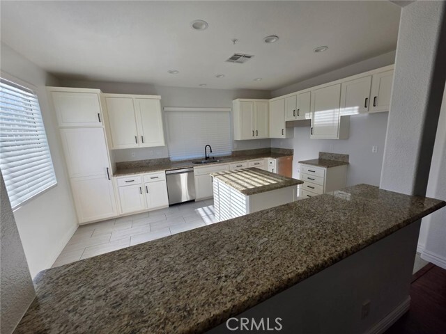 Building Photo - 5800 Oakdale Ln