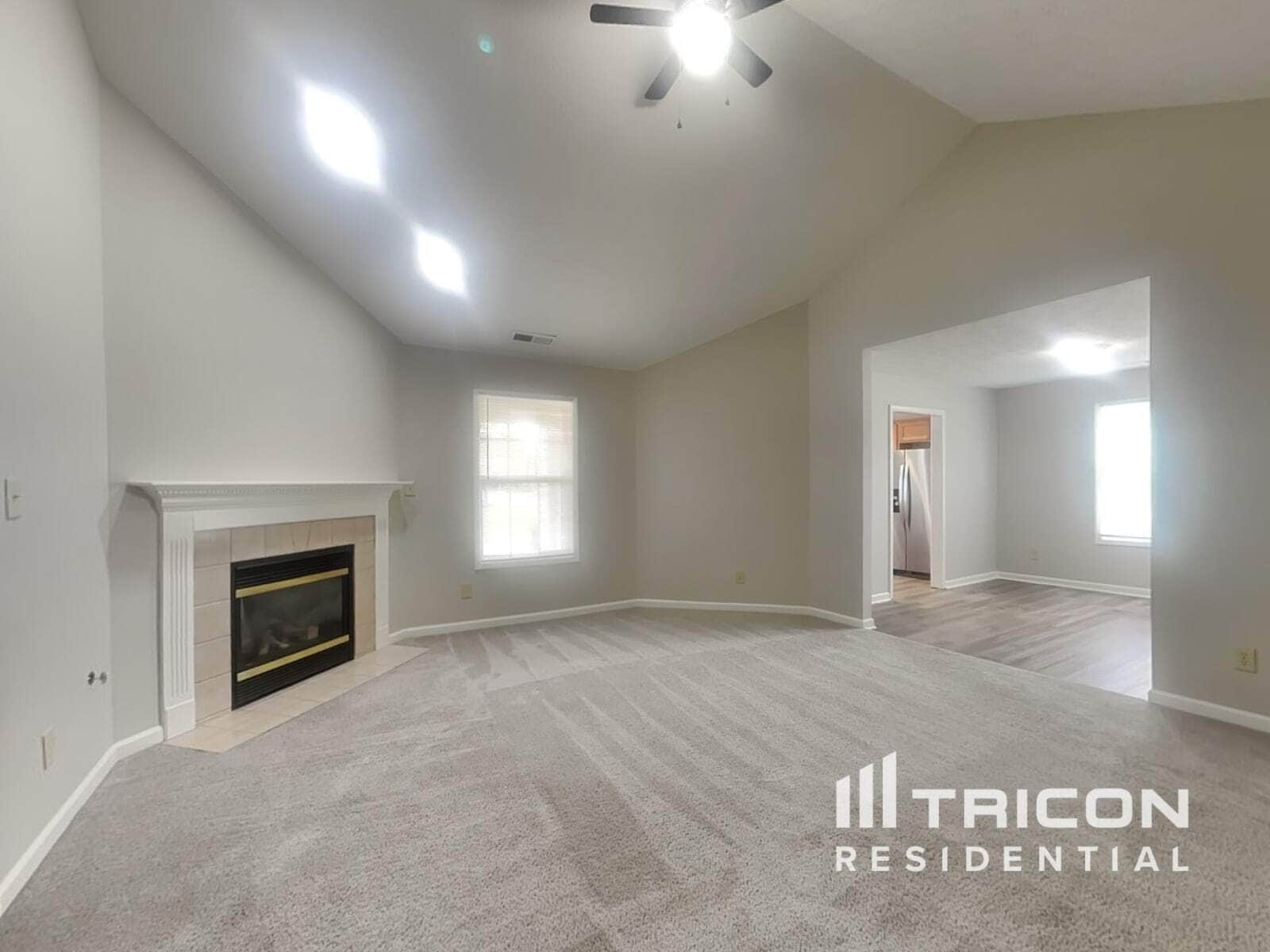 Building Photo - 910 S Shore Ct