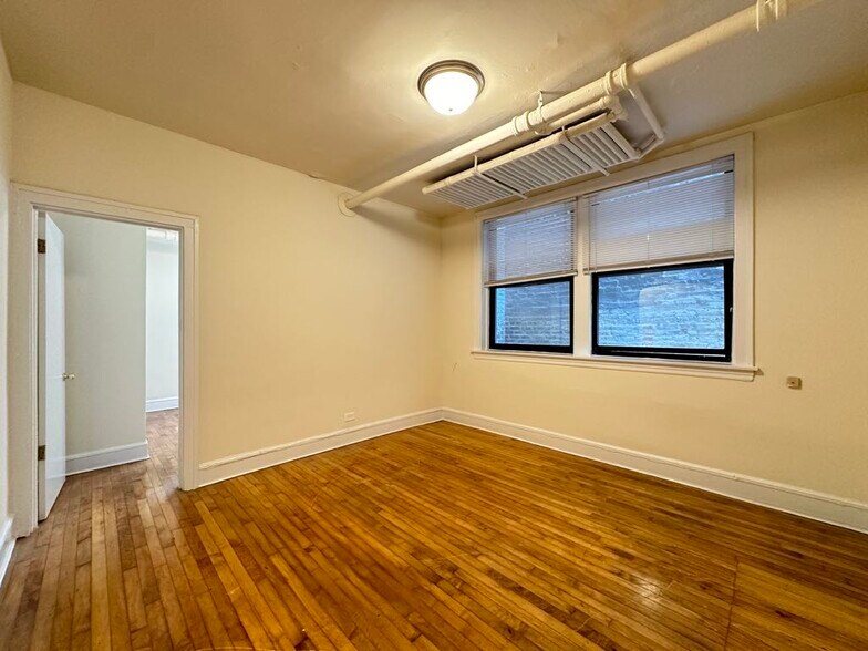 Building Photo - 2330 N Spaulding Ave