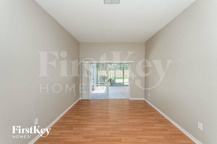 Building Photo - 9712 Glenpointe Dr