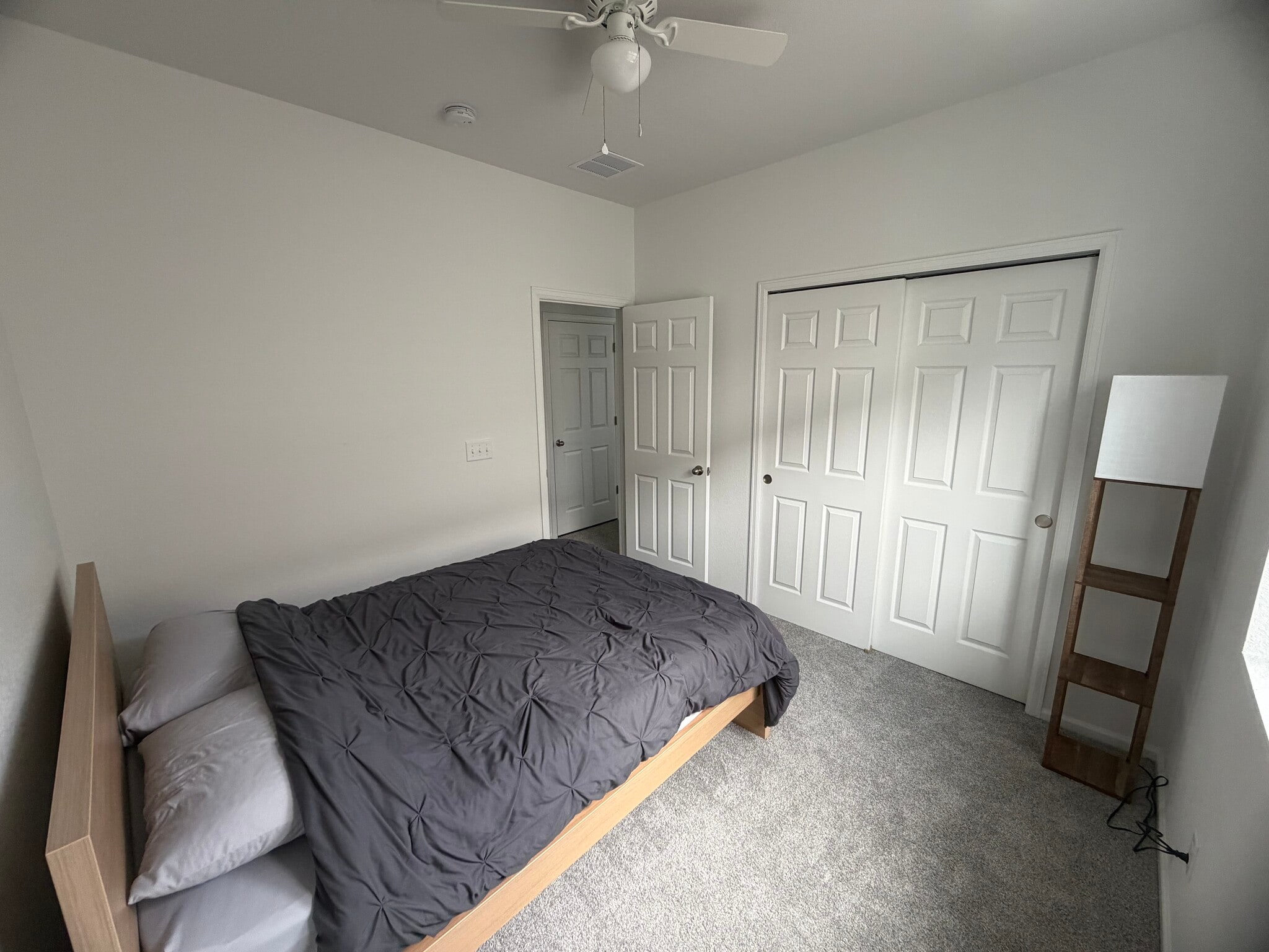 Bedroom 3 - 2434 Vanhoutte Vw