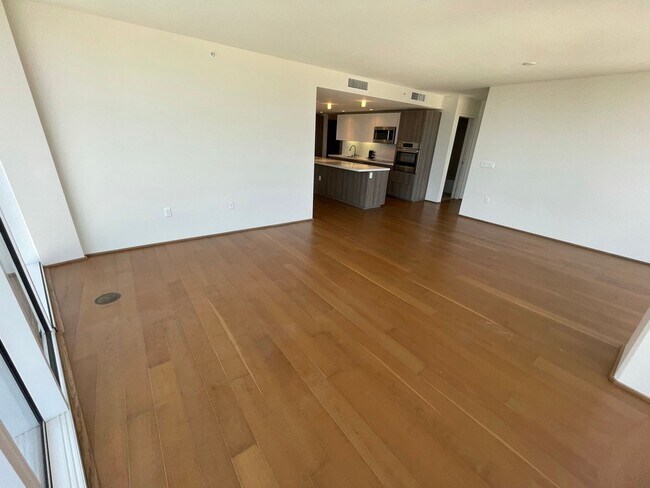 Building Photo - Symphony Honolulu! Luxurious 3 bedroom 2 bathroom in Kakaako with 2 assigned parking stall