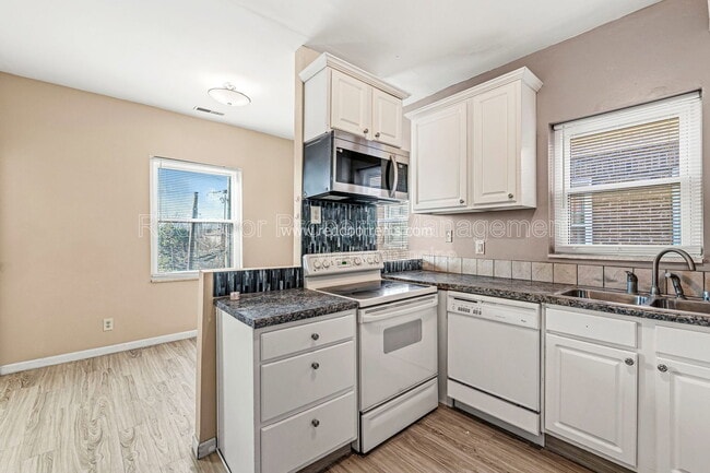 Building Photo - 55 W Fall Creek Pkwy S Dr