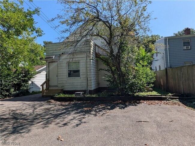 Building Photo - 1340 Sheffield Rd