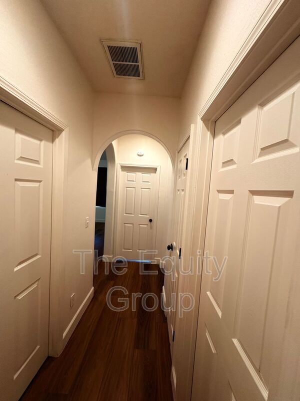 Building Photo - 3047 W Harold Ct