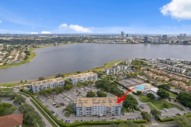 Building Photo - 500 Executive Center Dr