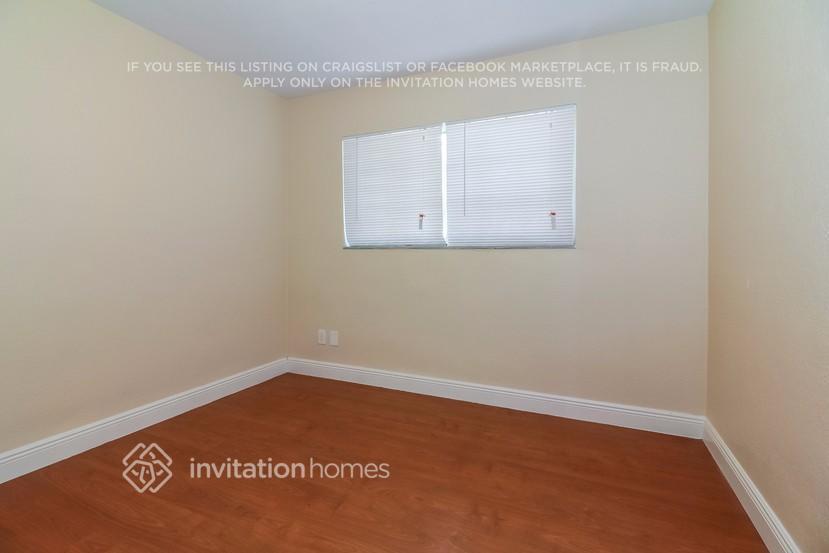 Building Photo - 5660 W 9th Ct