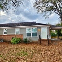 Building Photo - 703 Ikes Rd