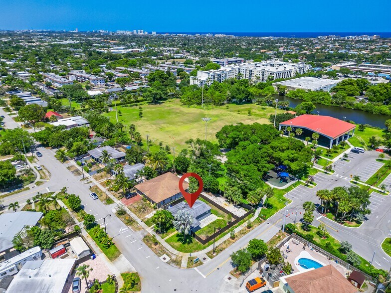 Building Photo - 4500 NE 18th Ave