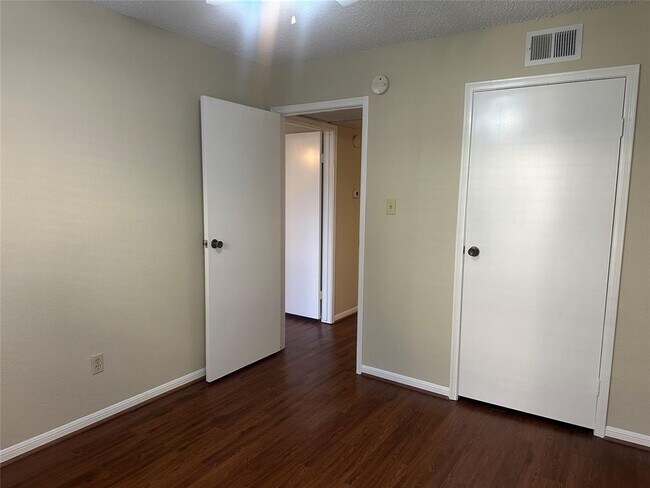 Building Photo - 2120 El Paseo St