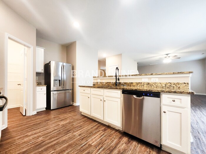 Building Photo - 9531 Weikert Rd