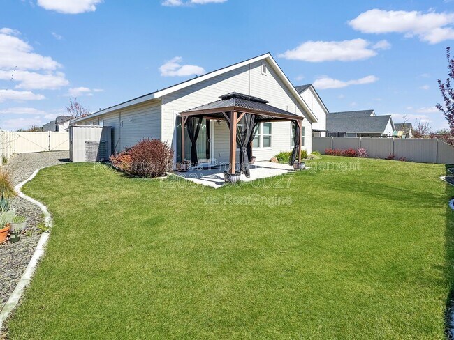 Building Photo - 3791 E Hags Head St