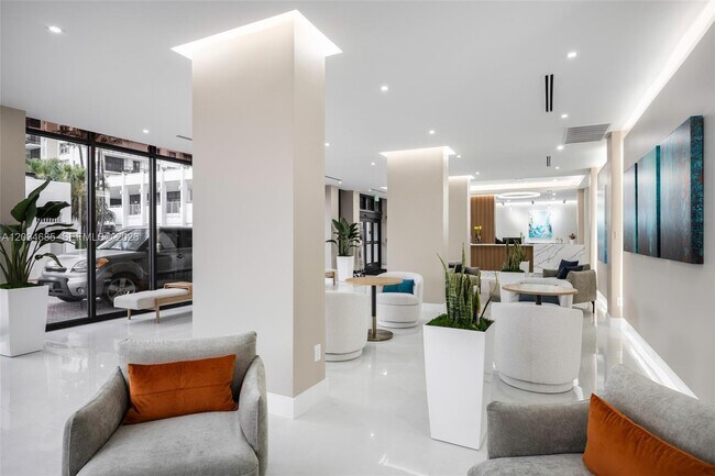 Building Photo - 2401 S Ocean Dr