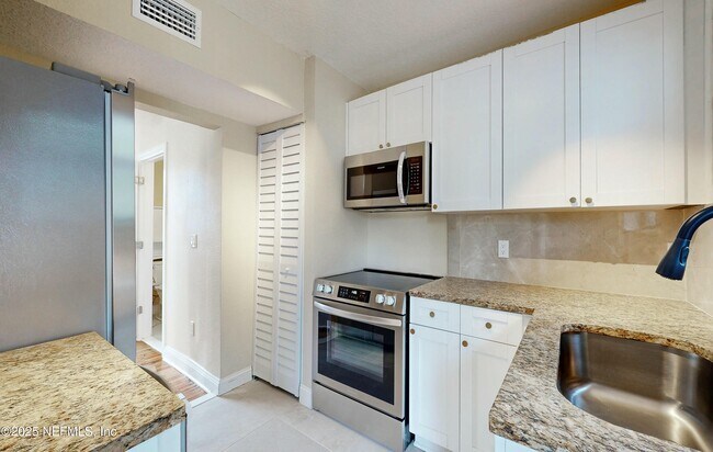 Building Photo - 1510 Naldo Ave