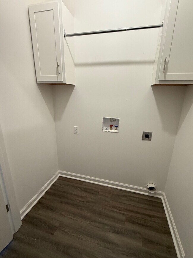 Building Photo - Brand New Luxury Condo - 2 Bedroom 2 Bathroom