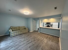 Building Photo - 401 10th Ave S