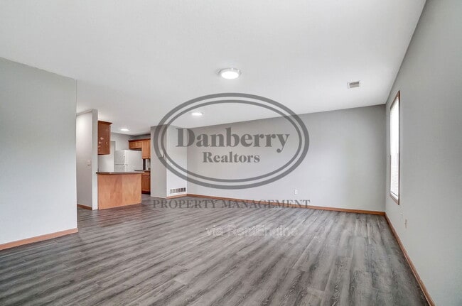 Building Photo - 1115 N Byrne Rd