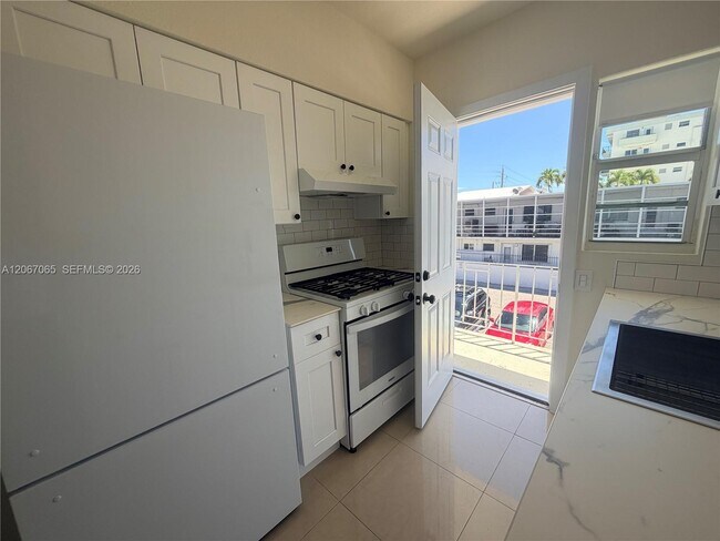 Building Photo - 8080 Tatum Waterway Dr